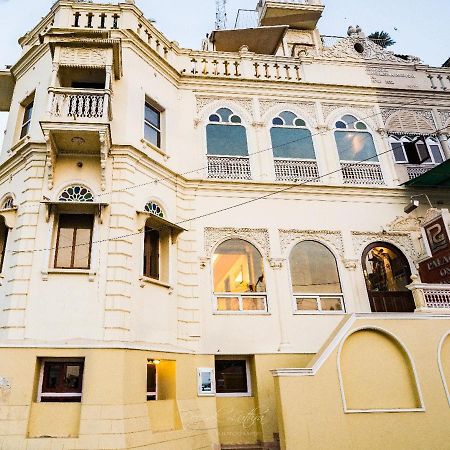 Palace On Ganges - Heritage Hotel Varanasi Ngoại thất bức ảnh