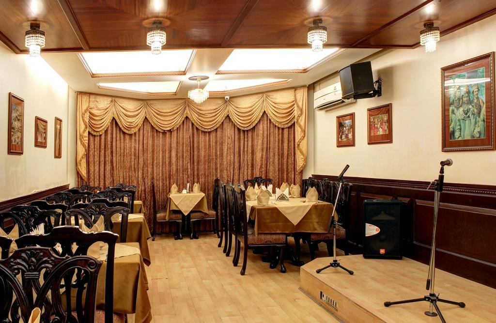 Palace On Ganges - Heritage Hotel Varanasi Ngoại thất bức ảnh
