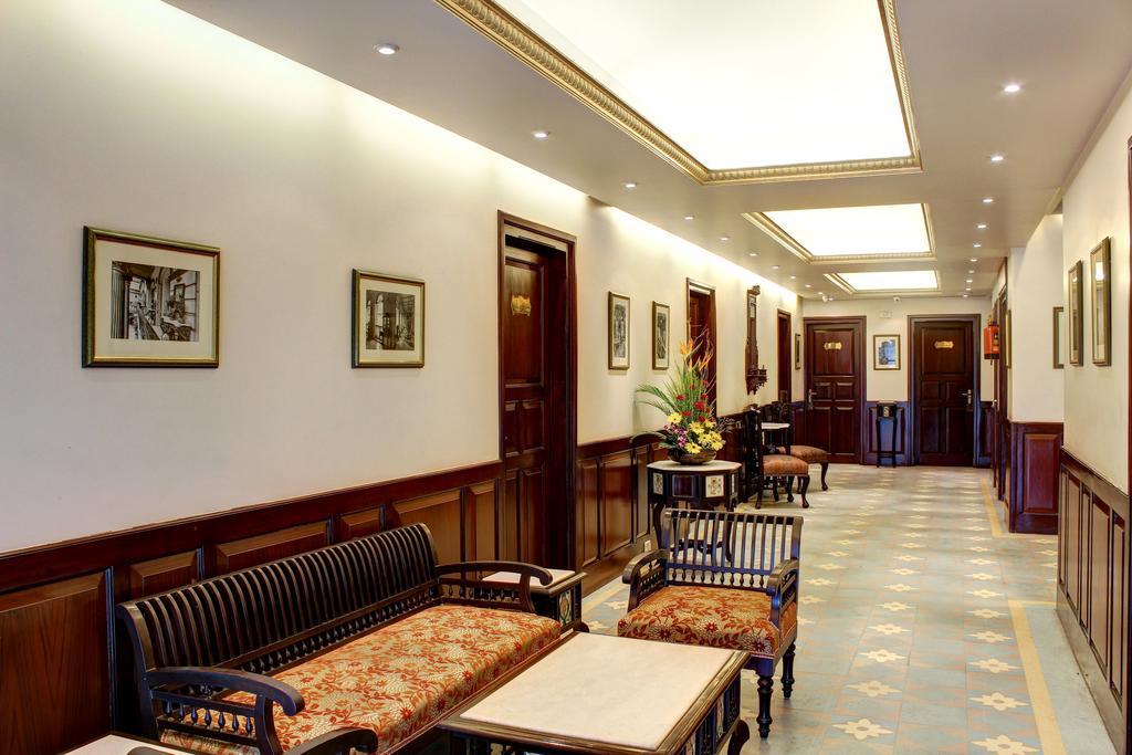 Palace On Ganges - Heritage Hotel Varanasi Ngoại thất bức ảnh