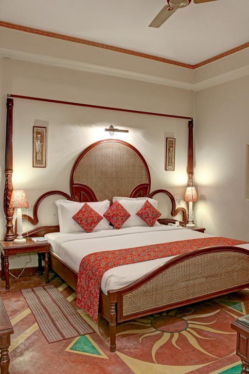 Palace On Ganges - Heritage Hotel Varanasi Ngoại thất bức ảnh