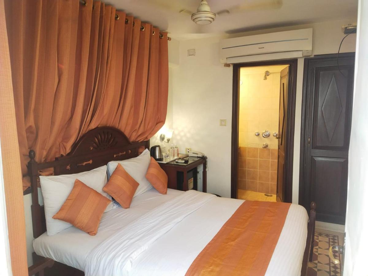 Palace On Ganges - Heritage Hotel Varanasi Ngoại thất bức ảnh