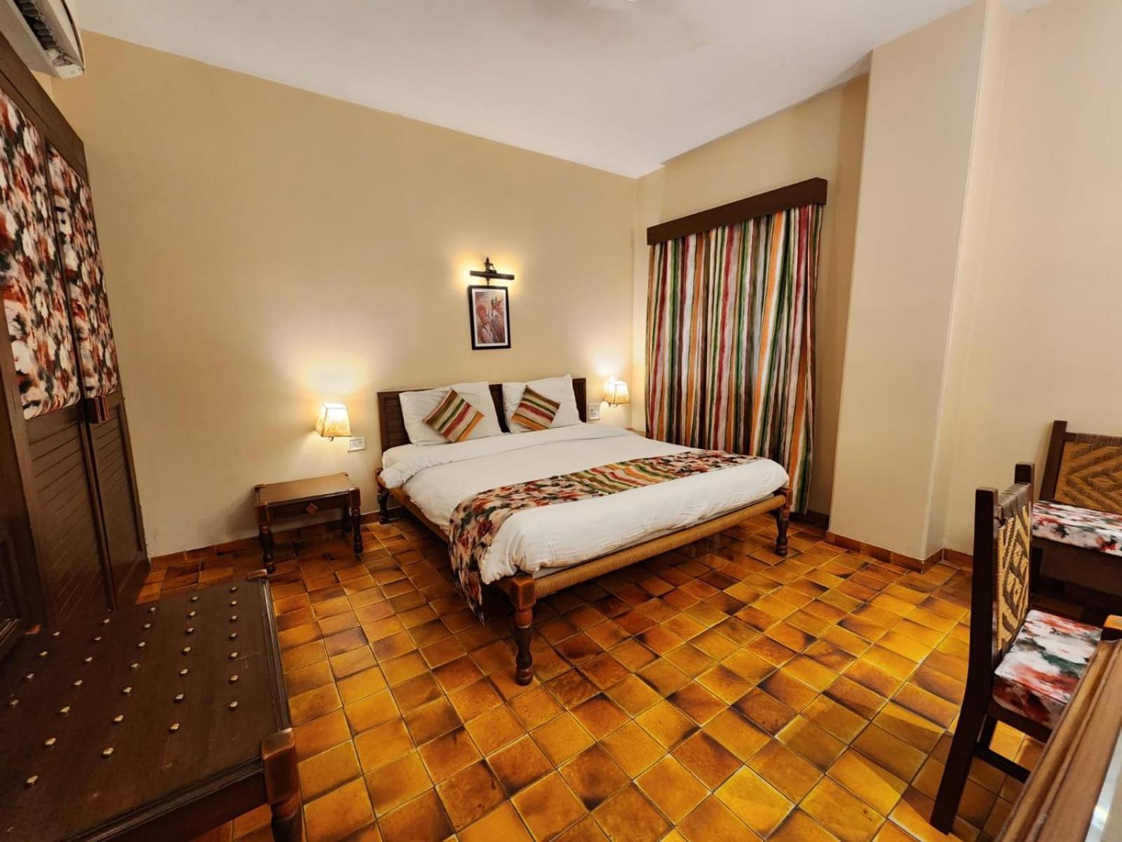 Palace On Ganges - Heritage Hotel Varanasi Ngoại thất bức ảnh