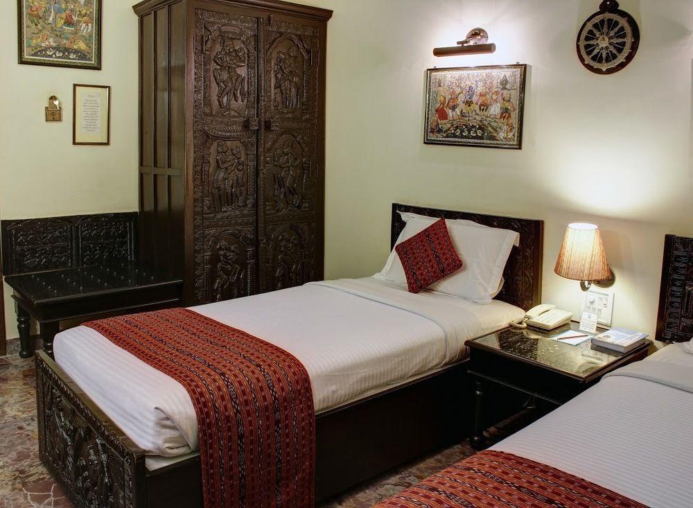 Palace On Ganges - Heritage Hotel Varanasi Ngoại thất bức ảnh