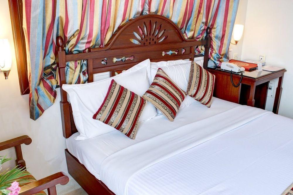 Palace On Ganges - Heritage Hotel Varanasi Ngoại thất bức ảnh