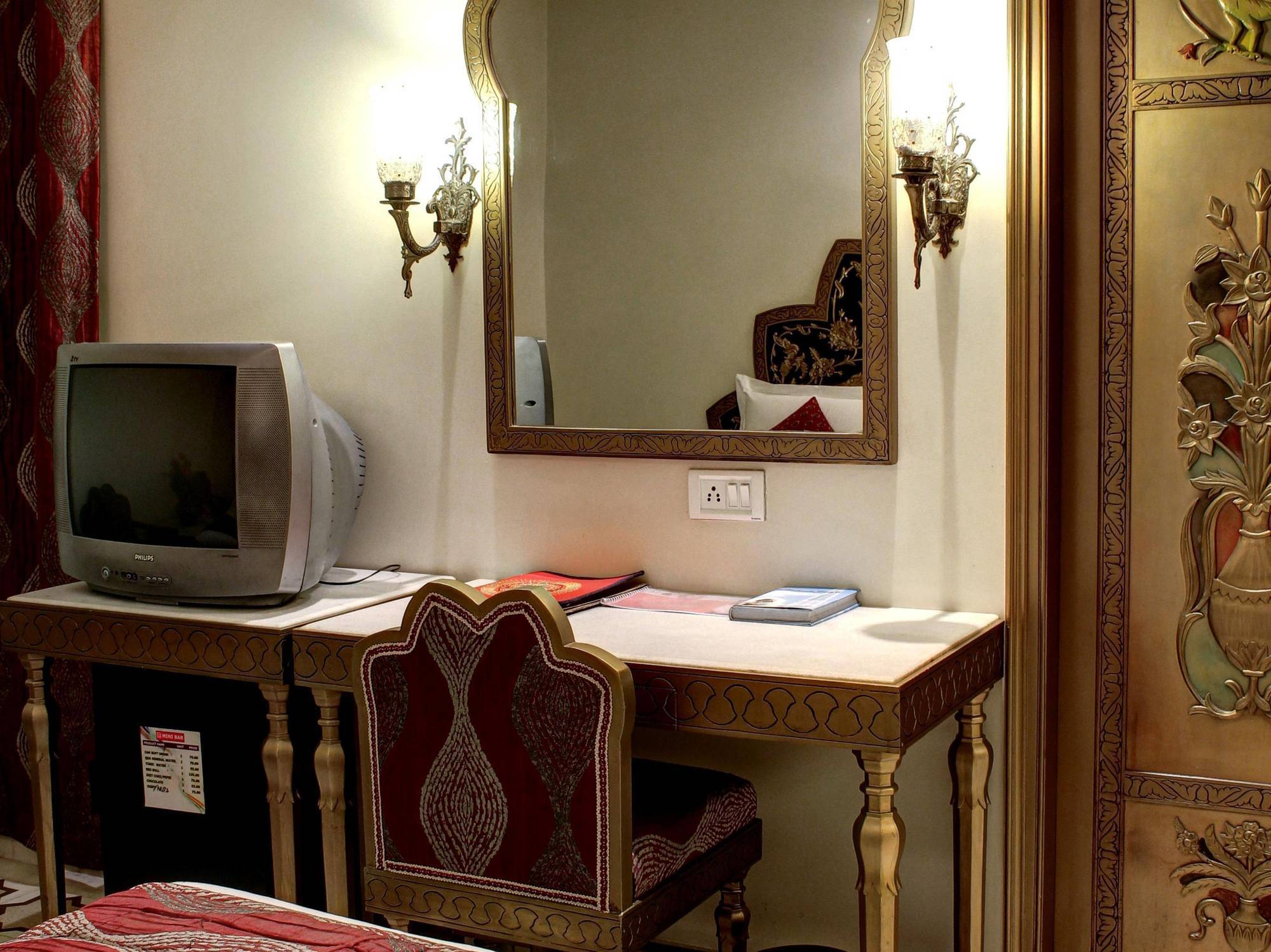 Palace On Ganges - Heritage Hotel Varanasi Ngoại thất bức ảnh
