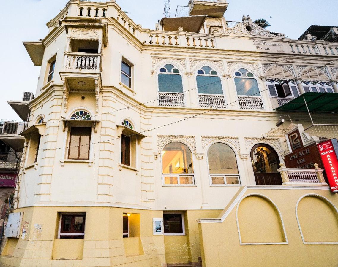 Palace On Ganges - Heritage Hotel Varanasi Ngoại thất bức ảnh